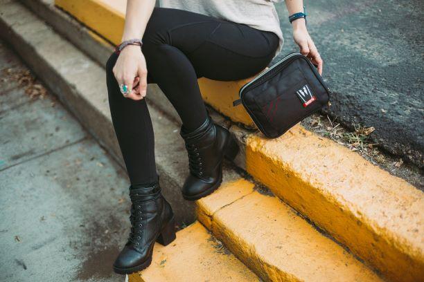 Omerta Boss Smell Proof Padded Pouch | Optional Zipper Lock | Carbon Filter Technology Odor Eliminator | Storage container
